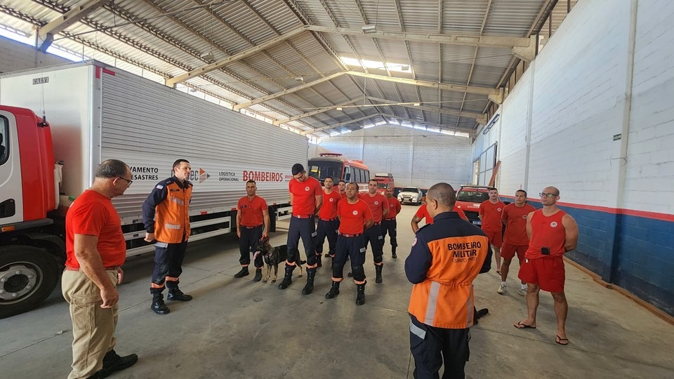 03.05.2024 - Bombeiros do Espírito Santo partem para missão no Rio Grande do Sul