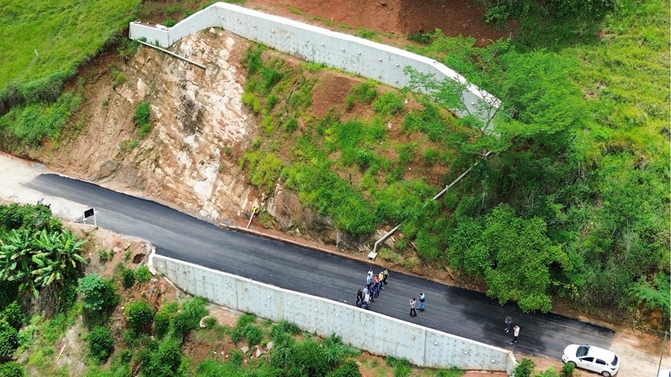 05.02.2024 - contenção contra deslizamentos em estrada de Mimoso do Sul