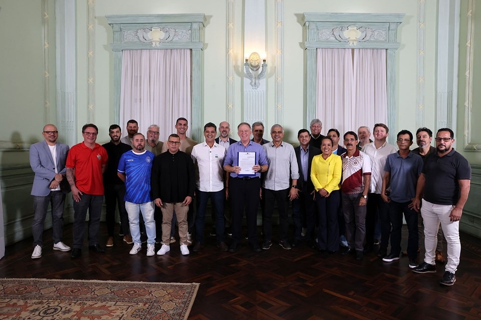 07.07.2025 - Governador sanciona lei que prevê repasses para clubes capixabas de futebol profissional|||Fotógrafo:Hélio Filho/Secom-ES