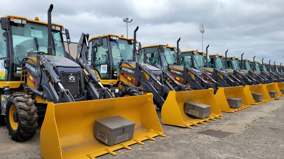 09.10.2023 - Governo do ES entrega máquinas e equipamentos agrícolas para 45 municípios - 01|||Fotógrafo:Comunicação SEG