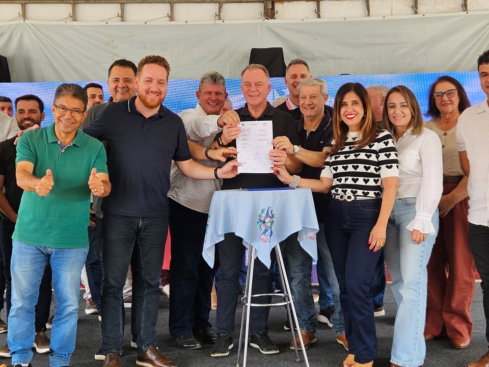 12.09.2025 - Casagrande entrega obras e anuncia novos investimentos em Governador Lindenberg|||Fotógrafo:Hélio Filho/Secom-ES