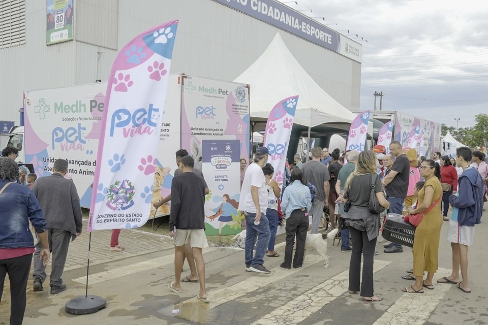 13.11.2024 - Carreta do Pet Vida leva castração gratuita para cães e gatos e vacinação para cães em Anchieta|||Fotógrafo:Heitor Righetti Machado/Secom-ES