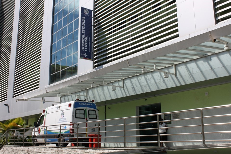 HEC - fachada